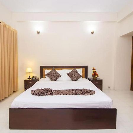 Hotel Suite Palace Baridhara Dakka Kültér fotó